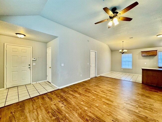 Building Photo - 633 NW 121st St