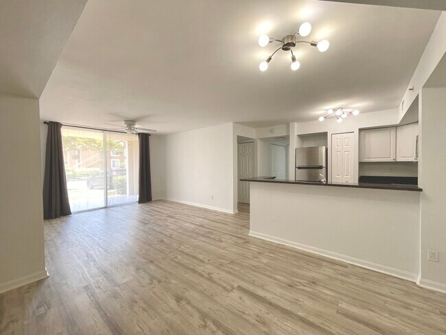 Primary Photo - 1230 Wildwood Lakes Blvd