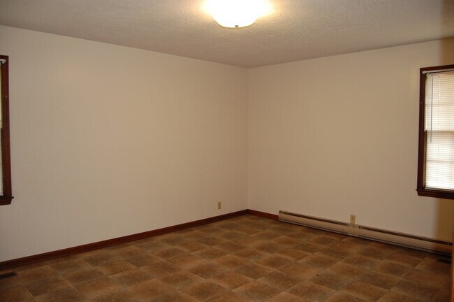 Building Photo - 123 Reedy Fork Rd