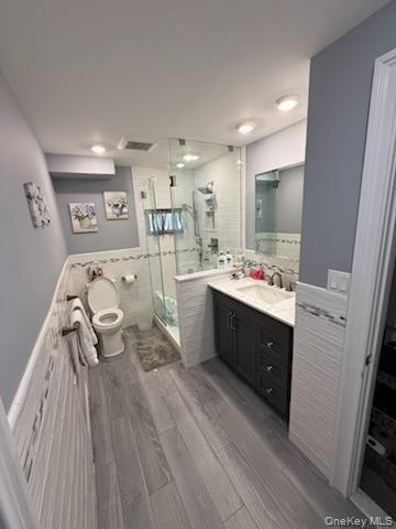 Building Photo - 33 Chestnut St