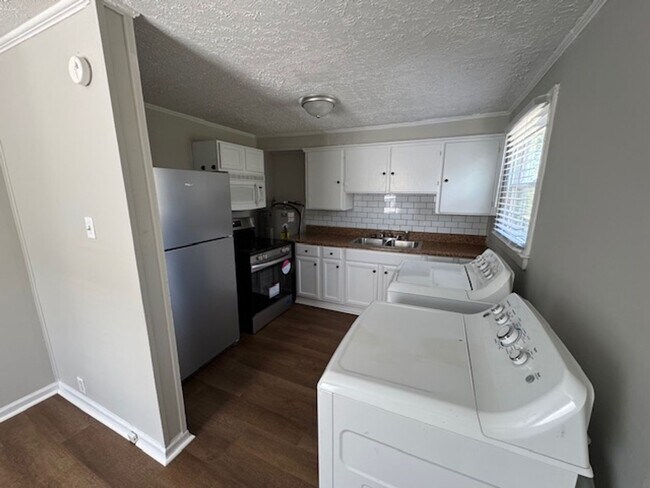 Building Photo - 1624-1626 Shaffer St