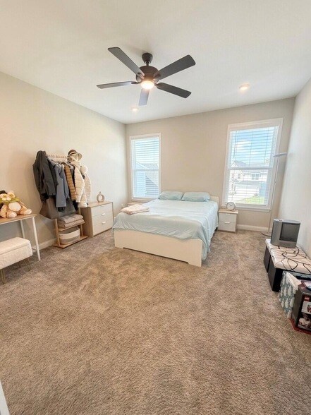 Building Photo - 6800 Green Isle Ln