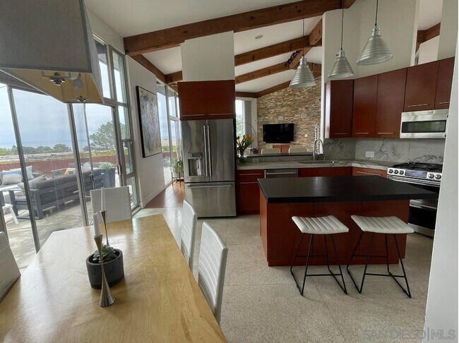 Building Photo - 1035 Klish Way