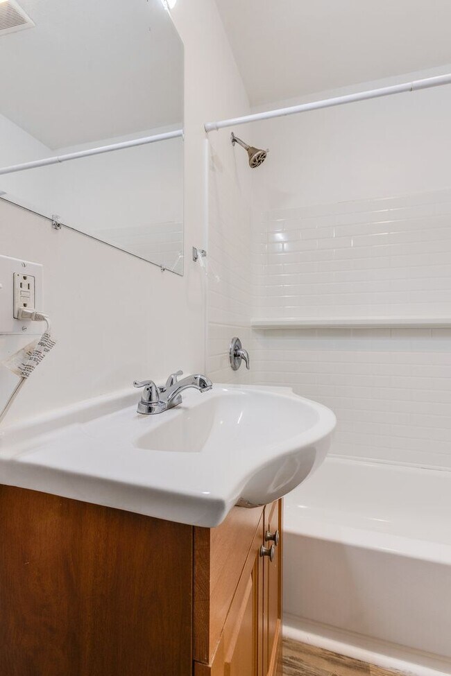 Building Photo - 224 Seward St