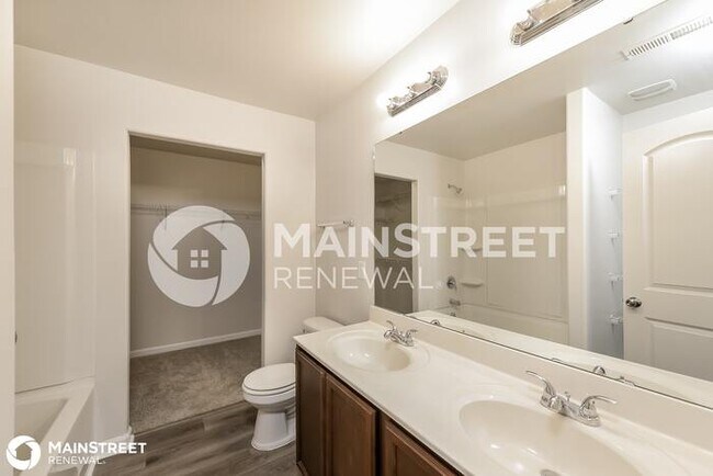 Building Photo - 3015 Bittersweet Rd NW