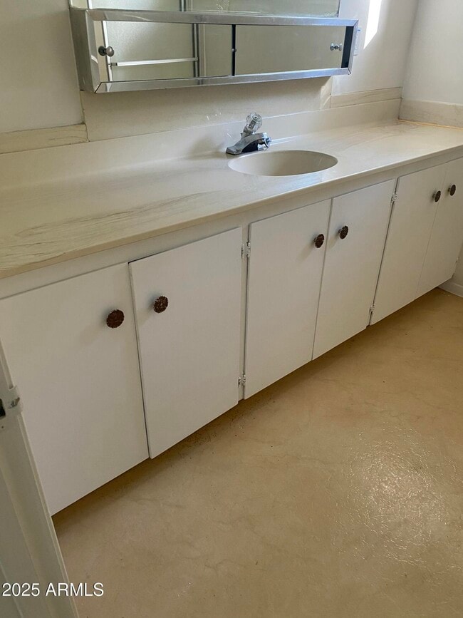 Building Photo - 318 W Georgia Ave