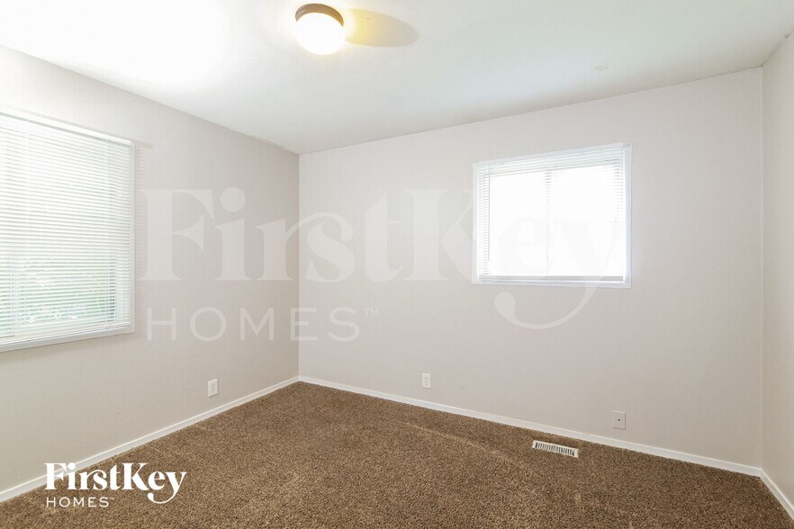 Building Photo - 6107 E 152nd St