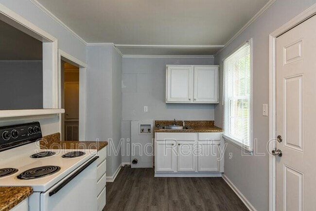 Building Photo - 321 Angier Ave