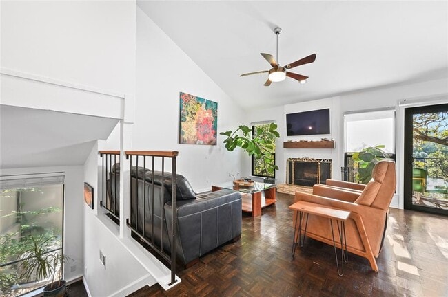 Building Photo - 1821 Westlake Dr