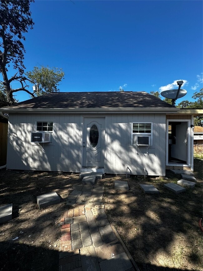 Primary Photo - 9337 Talton St
