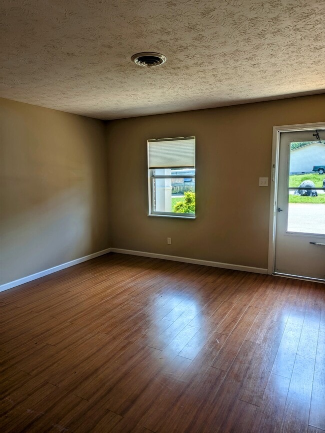 Building Photo - 110 Stone Tree Dr