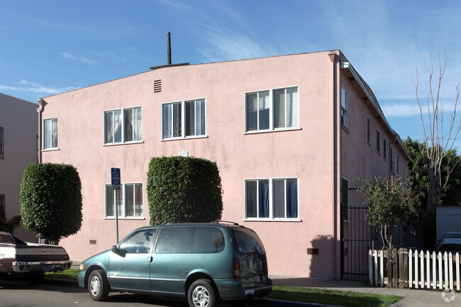 Building Photo - 727 Olive Ave