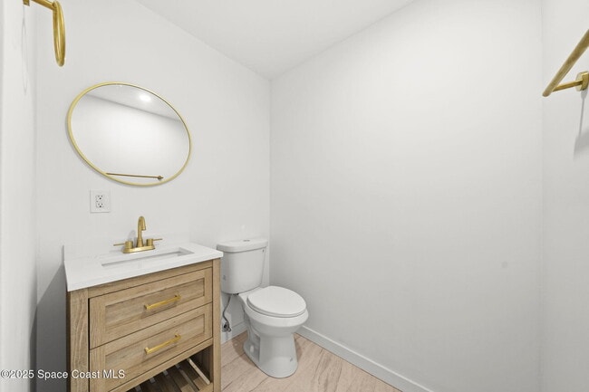 Building Photo - 325 Eva St NE