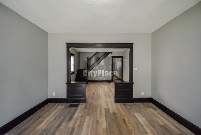 Building Photo - 119 N Euclid Ave