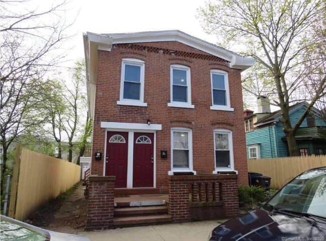 Building Photo - 60 William St