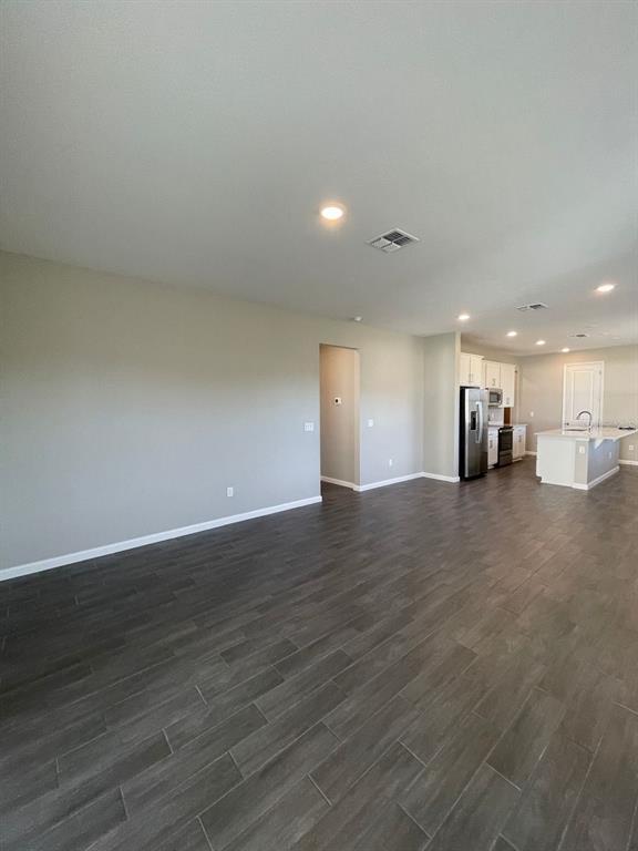 Building Photo - 824 Blue Creek Dr