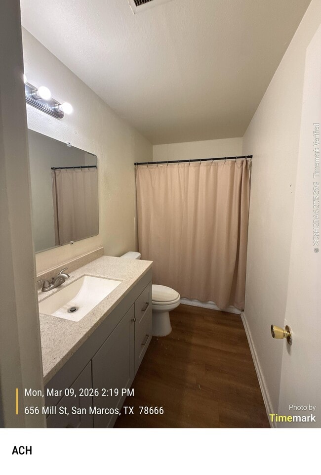 Building Photo - 656 Mill St