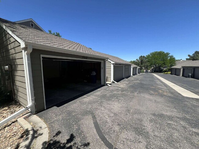 Building Photo - 7052 E Briarwood Dr