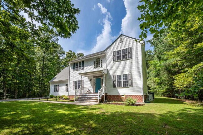 Building Photo - 4 Bedroom Home on 3.65 Acres in Moseley – Available September 22nd – $3,500/mo