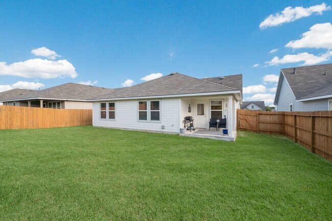 Building Photo - Jewel Curve Gem