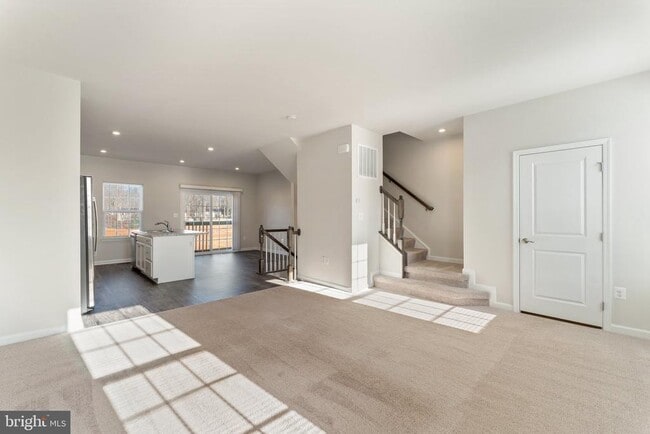 Building Photo - 36087 Fawn Ln