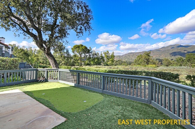 Building Photo - 21 Lobelia