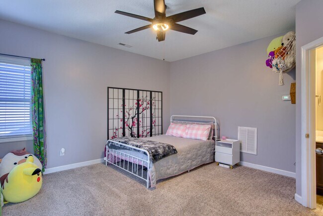 Building Photo - 328 Adobe Ln