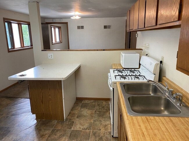 Primary Photo - 423 N 1st Ave