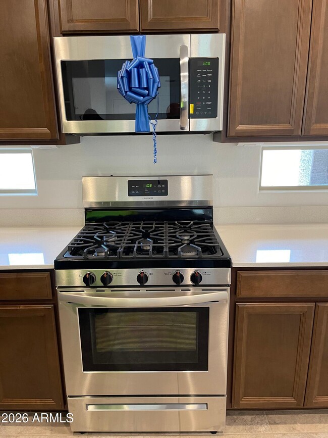 Building Photo - 16424 W Questa Dr