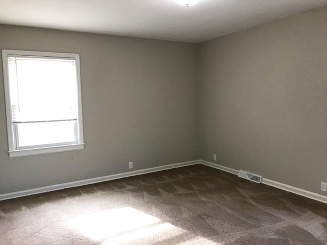 Building Photo - 1120 Toddington Dr