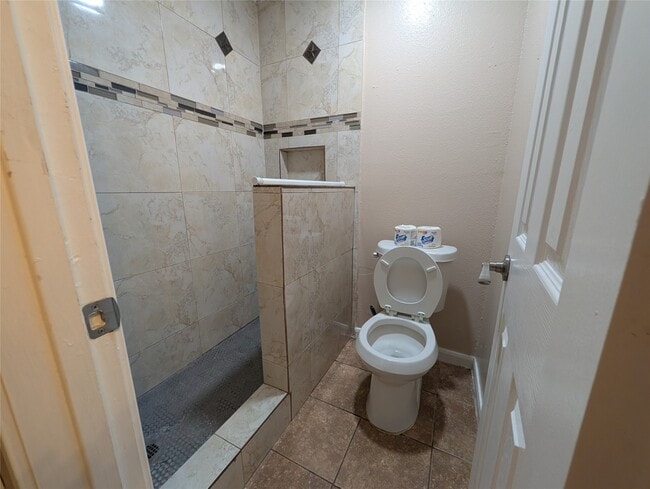 Building Photo - 3435 Creek Grove Dr