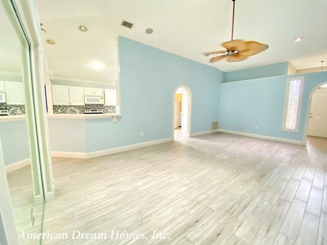 Building Photo - Wonderful Home in Andover Lakes!