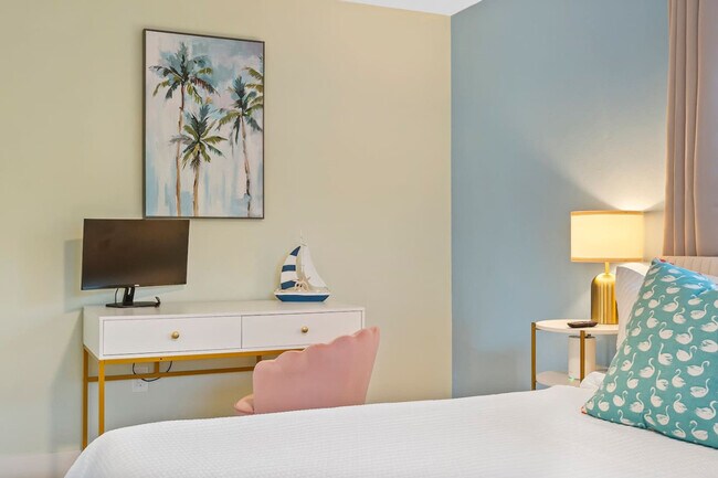 Building Photo - 79 S Brevard Ave