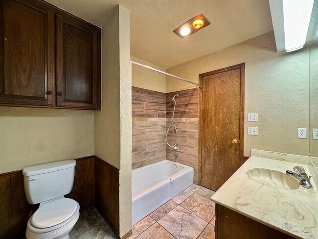 Building Photo - 415 Timberwind Rd