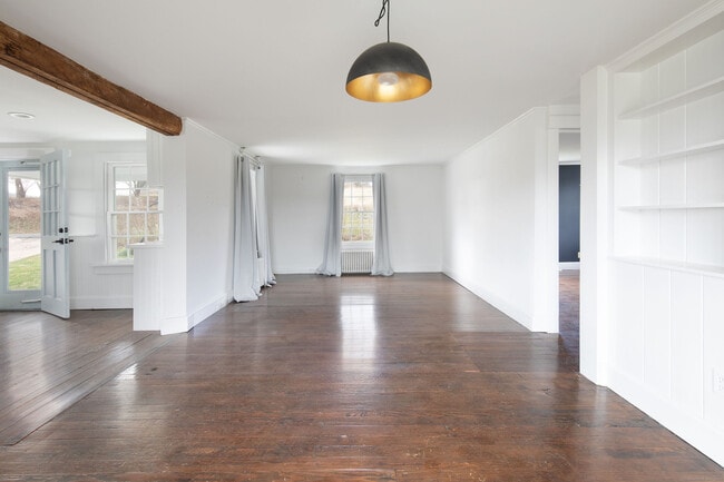 Building Photo - 126 Lime Rock Rd
