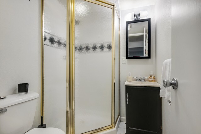 Bathroom in basement - 1131 S Elizabeth St