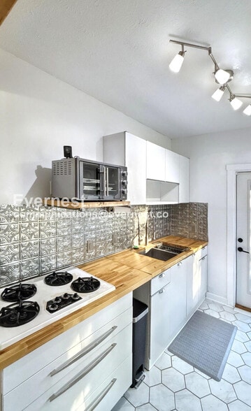 Building Photo - 1780 Reynoldsburg - New Albany Rd