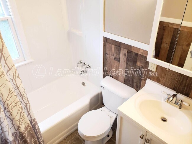 Building Photo - $599 Security Deposit Special!