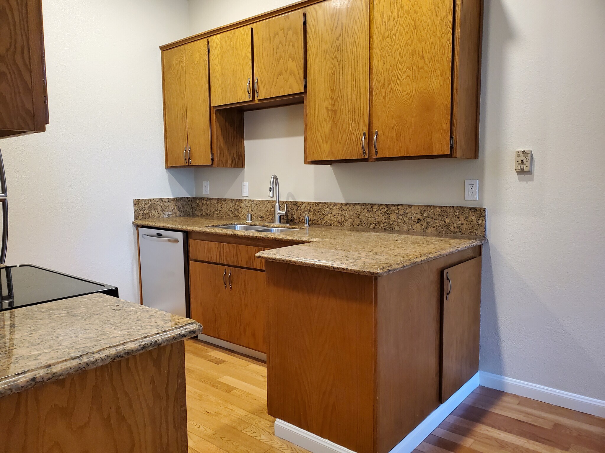 Building Photo - 2072 Fostoria Cir