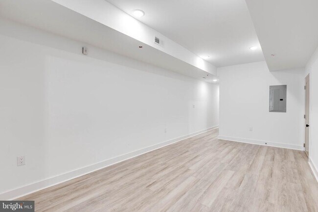 Primary Photo - 2331 N 16th St