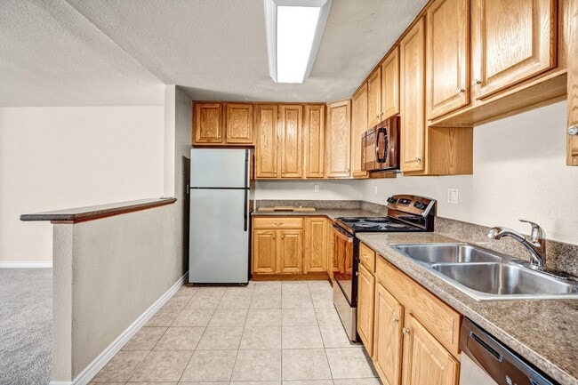 Building Photo - Cozy 2 BD, 1 BA Condo in Las Palmas Villas!