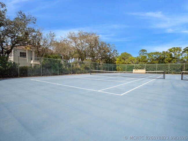 Building Photo - 5390 Woodland Lakes Dr