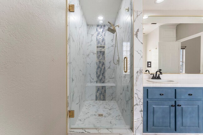 Building Photo - 13942 Longstreet Rd