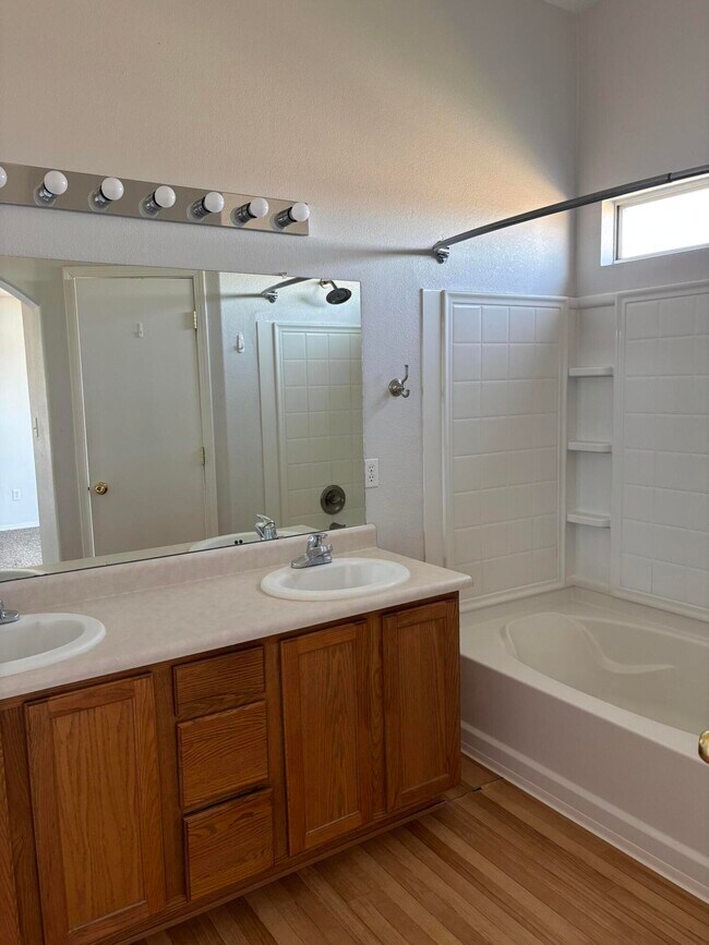 Building Photo - 10711 Brookline Pl NW