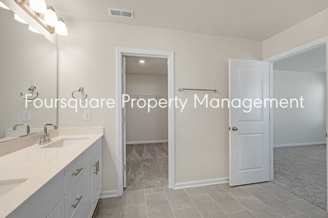 Building Photo - Charming Single-Family Home with Open Floor Plan, Spacious Loft & 2-Car Garage – Convenient to Fu...