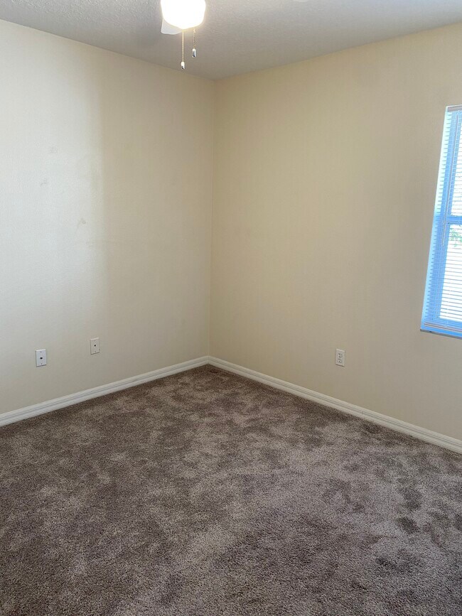 Building Photo - 10 Tanglewood Ct