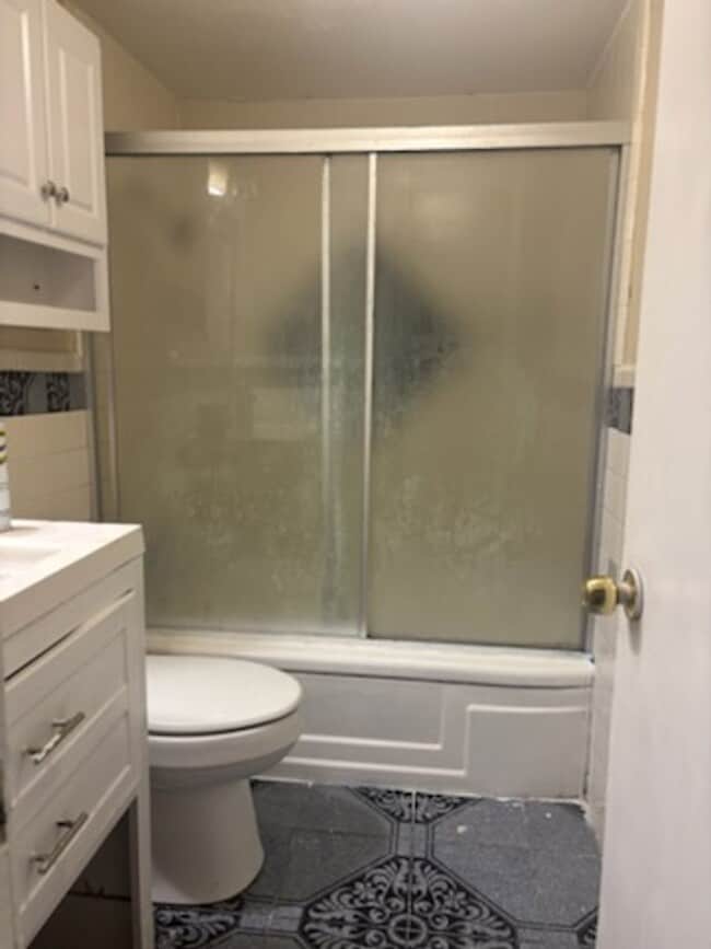 Building Photo - 405 N Flag Chapel Rd