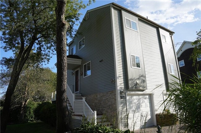 Building Photo - 39 Lake Rd