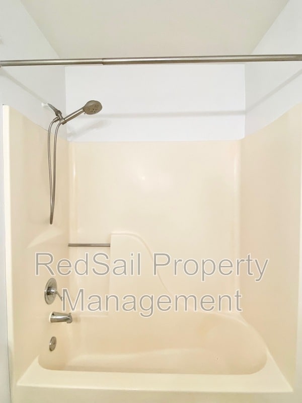 Building Photo - 851 Weston Ct