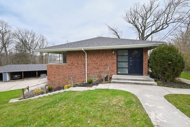 Primary Photo - 7011 Stadium Dr